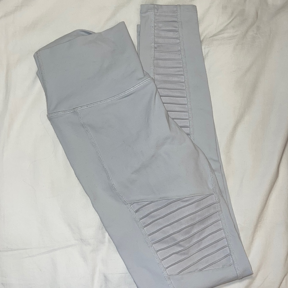 Alo Leggings